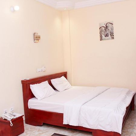 Glory Palace Hotel Cotonou Buitenkant foto