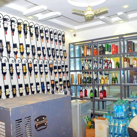 Glory Palace Hotel Cotonou Buitenkant foto