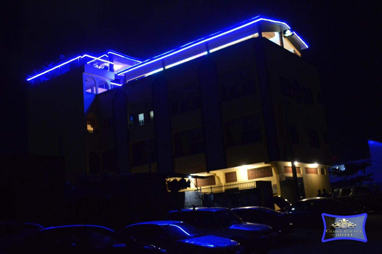 Glory Palace Hotel Cotonou Buitenkant foto
