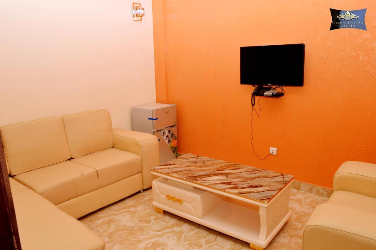 Glory Palace Hotel Cotonou Buitenkant foto