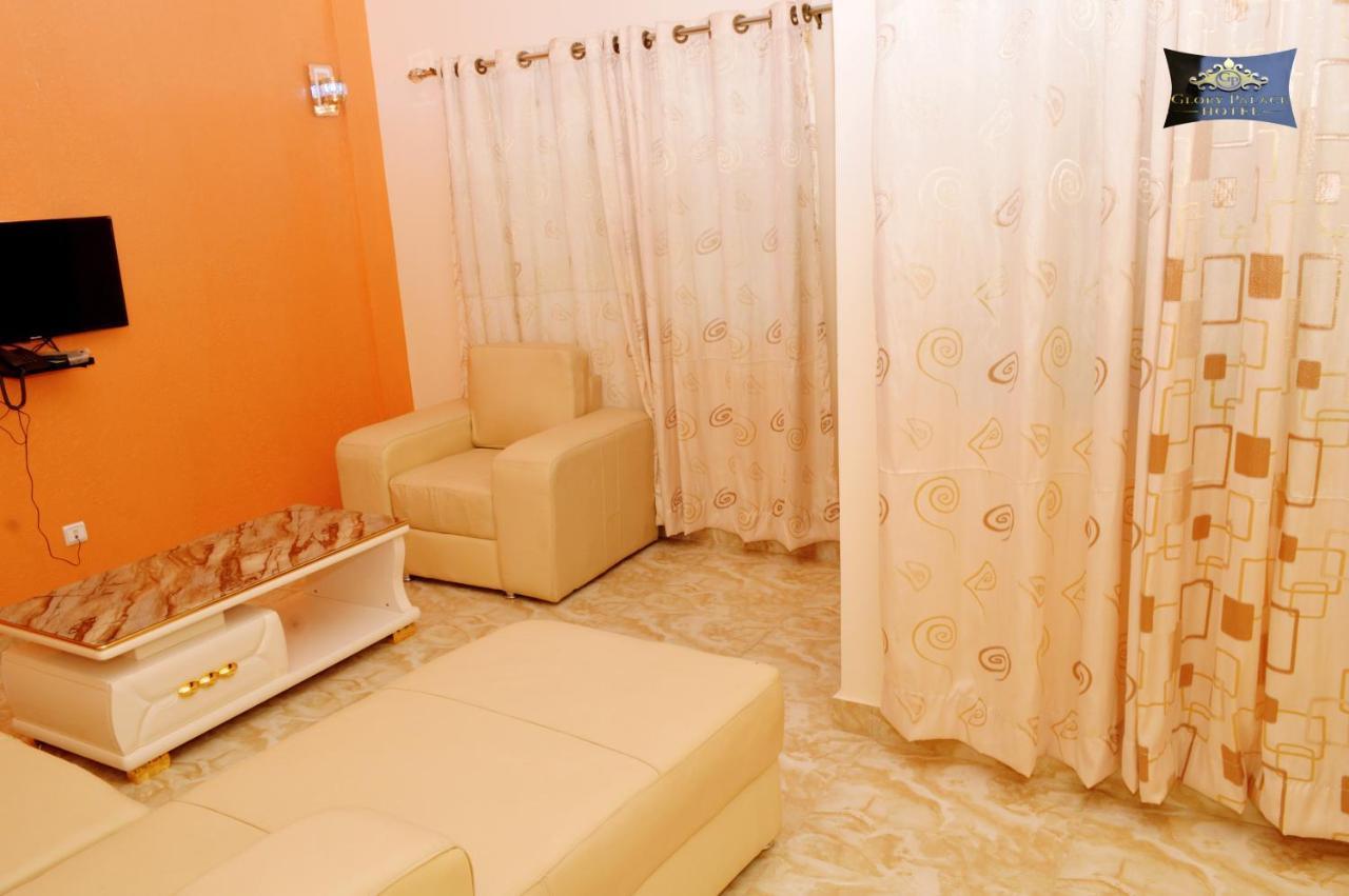 Glory Palace Hotel Cotonou Buitenkant foto