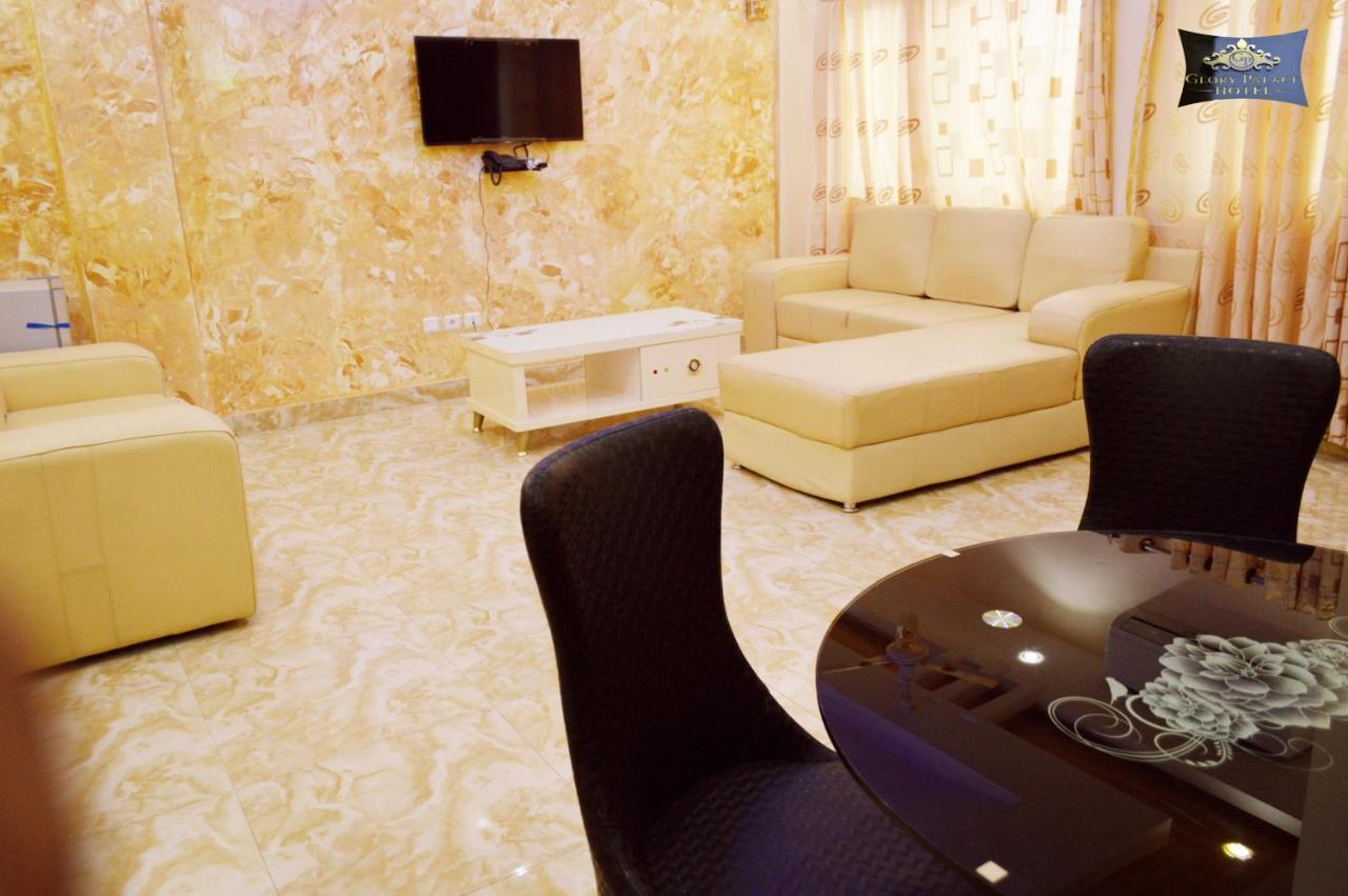 Glory Palace Hotel Cotonou Buitenkant foto