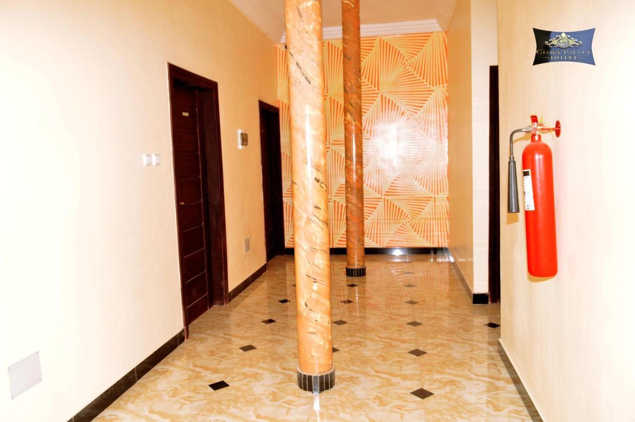 Glory Palace Hotel Cotonou Buitenkant foto