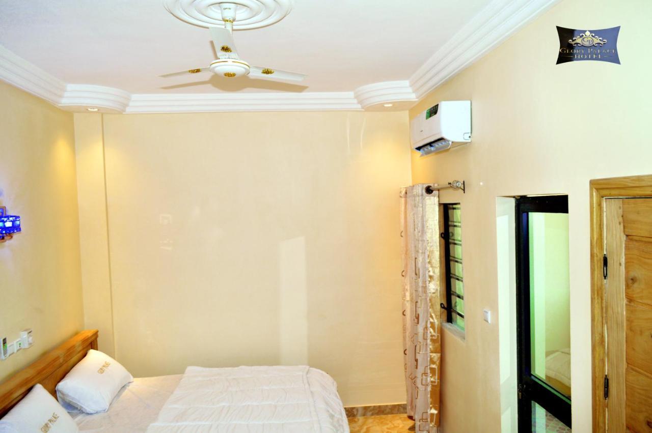 Glory Palace Hotel Cotonou Buitenkant foto