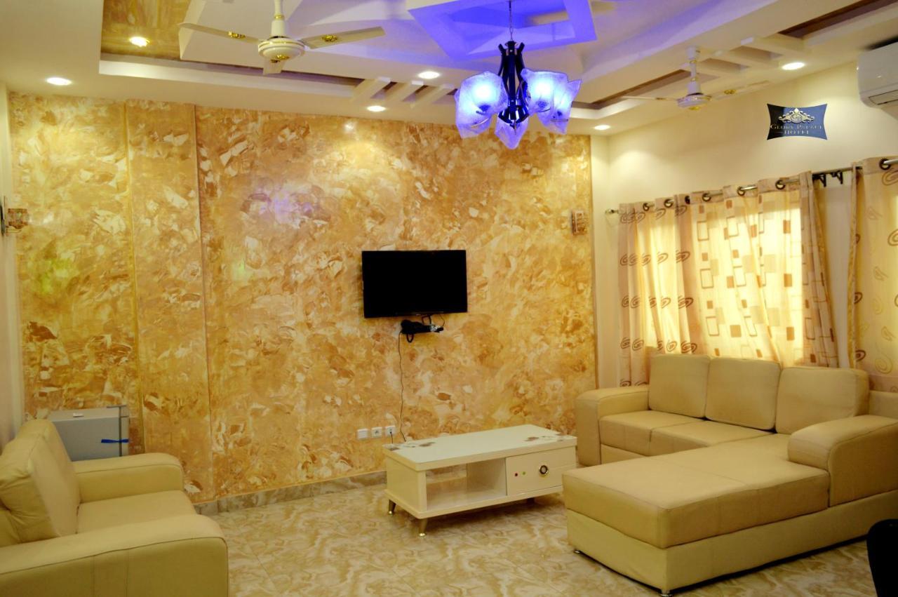 Glory Palace Hotel Cotonou Buitenkant foto