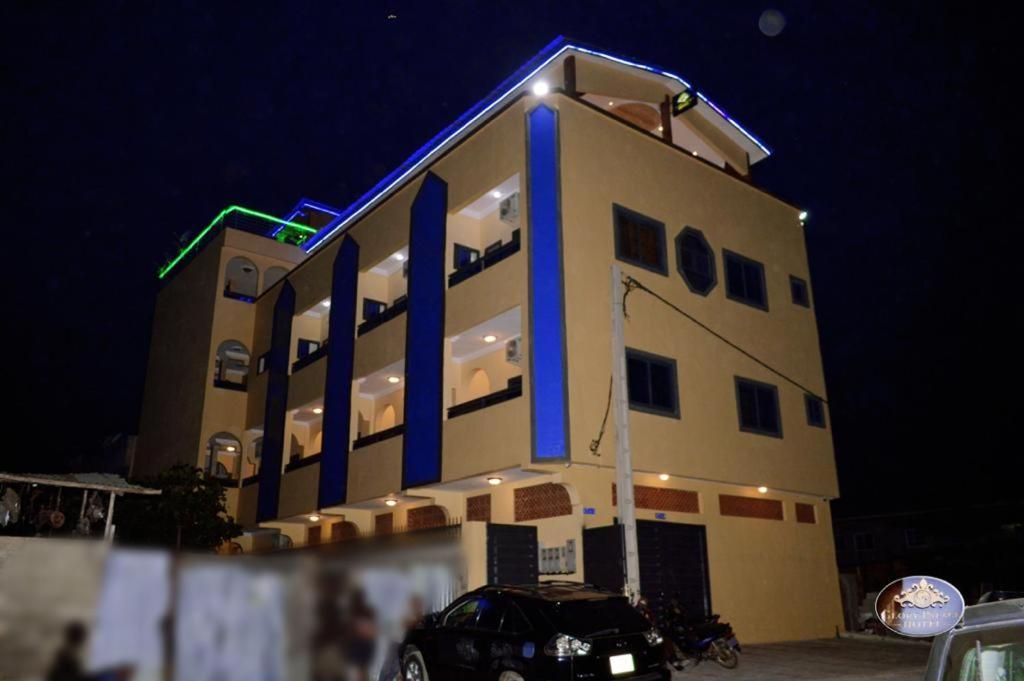 Glory Palace Hotel Cotonou Buitenkant foto