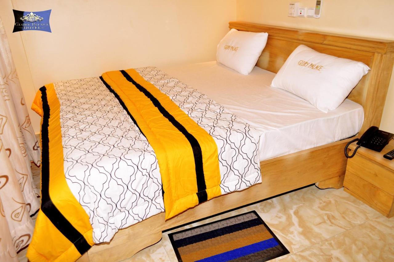 Glory Palace Hotel Cotonou Buitenkant foto