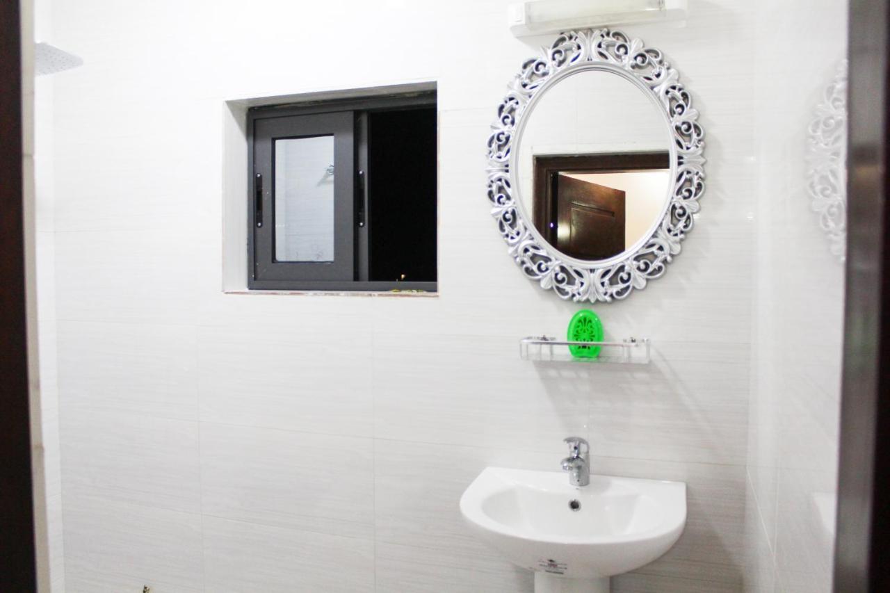 Glory Palace Hotel Cotonou Buitenkant foto
